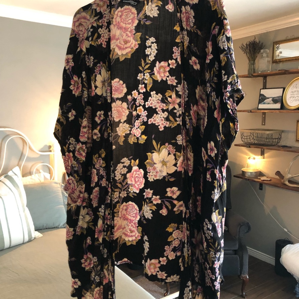 Black shawl/vest